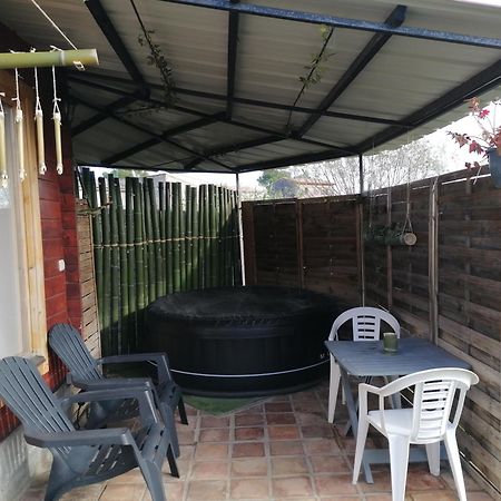 Charmant Chalet Pour 2 Personnes Spa Prive Massillargues-Attuech المظهر الخارجي الصورة